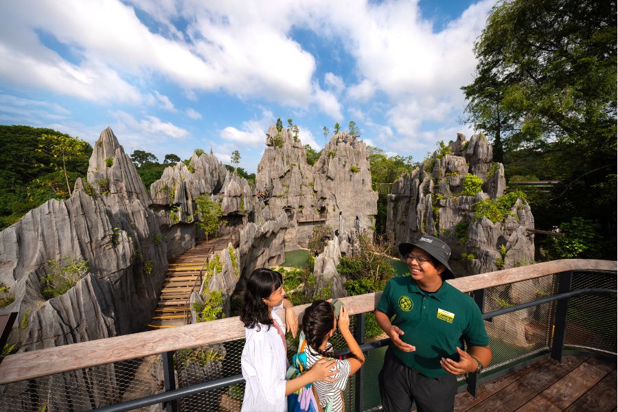 Rainforest Wild ASIA Francois Langer Ranger Talk